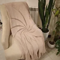رومیزی قلاب بافی سفیدشیری کاردست نواست.|پرده، رانر، رومیزی|تهران, شهر زیبا|دیوار