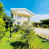 کاخ-ویلااعیانی-نشین-فضای-سرسبز-نیست-رودست-این-ویلا