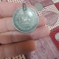 تعدادی سکه قدیمی شاهنشاهی و جمهوری اسلامی