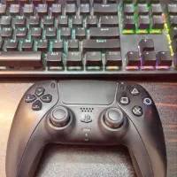 دسته PS5 مشکی - در حد نو - جهت بالا نیاز به تعمیر