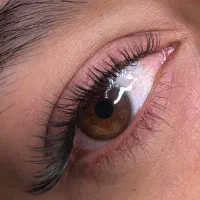 اکستنشن مژه و لیفت