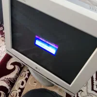 یک مانیتور LG Flatron F720