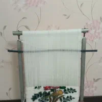 تابلو فرش نیمه بافته شده بهمراه دارقالی