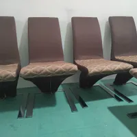 ۶عدد صندلی نو با  پایه فلزی فنری