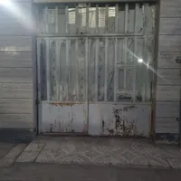 درب حیاط و مغازه