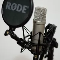 فروش میکروفون حرفه ای Rode nt-1 همراه با پایه