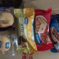 کیک و آبمیوه  برای مدارس