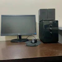 کامپیوتر همراه میز