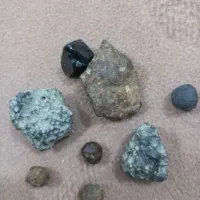 شهاب سنگ ارزشی با جذب اهن ربا بالا