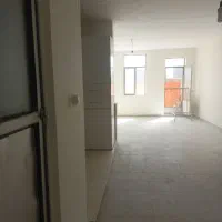 طبقه-اول-در-خیابان-طالقانی