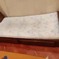 تخت به همراه دشک پنبه ای