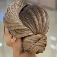 میکاپ شینیون فقط ۴۰۰|خدمات آرایشگری و زیبایی|زنجان, |دیوار