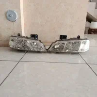 یک جفت چراغ جلو پارس
