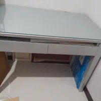 میز تحریر محکم با شیشه