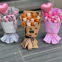 دسته گل روبانی، عروسک