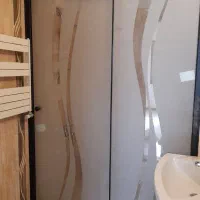 تولیدی شیشه ای حمامی