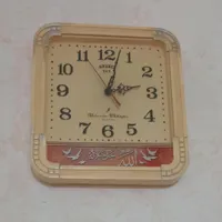 ساعت دیواری