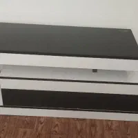 میز تلویزیون کاملا سالم هستش قیمت سه میلیون پانصد