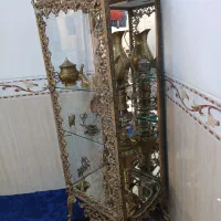 مینی ویترین برنجی قدیمی وساعت دیواری برنجی