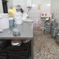 اجاره قنادی با تمام لوازم