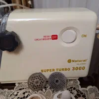 چرخ گوشت خانگی  در حد نو۲/۷۰۰۰۰۰