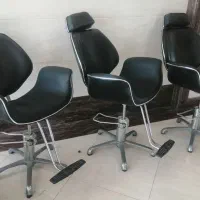 فروش فوری  3صندلی جکی آرایشگاه و 4صندلی پلی اتلین