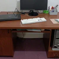 میز کامپیوتر در حد نو۲ملیون