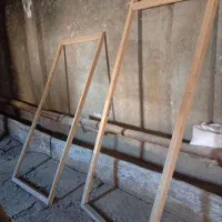 در اتاق چوبی با کلاف و ۱۳عدد جعبه|مصالح و تجهیزات ساختمان|چهاردولی, |دیوار