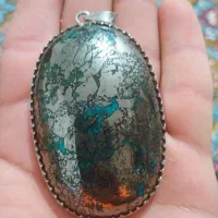 گردنبند فیروزه|کلکسیون اشیاء عتیقه|گچی, |دیوار