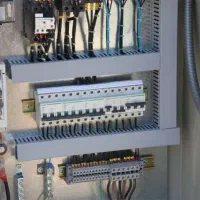 برقکار صنعتی سیم کشی ساختمان نورپردازی دوربین|خدمات پیشه و مهارت|تبریز, |دیوار