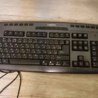 کیبورد سالم ومانیتور و کیس