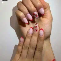 کاشت ناخن وترمیمم ناخن های شکسته