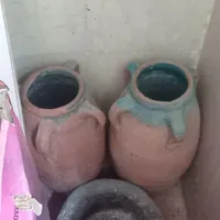 دو عدد کوزه قدیمی
