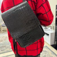 کوله چرم|کیف، کفش، کمربند|اصفهان, شیخ اشراق|دیوار