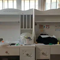 میزتحریر و کتابخانه