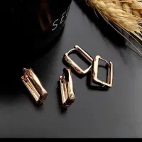 خانه ی گوشواره|بدلیجات|قم, زنبیل آباد|دیوار