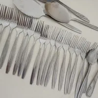 تعدادی ظروف