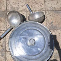 قابلمه و دو عدد ملاقه
