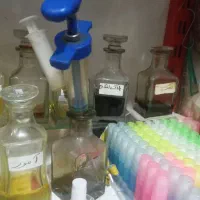 تعدادی عطر اصل به فروش میرسد