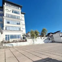 استخدام دستیار جراحی ایمپلنت