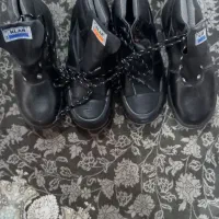 دوعددکفش کار