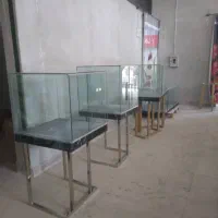 قفسه و ویترین شیشه ای با پایه 6 عدد