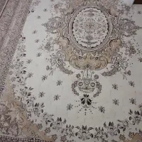 فرش کرمی تمیز و ضخیم