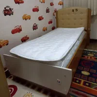 تختخواب اپادانا