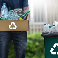 جمع آوری انواع ضایعات درب منزل شما