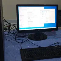 کامپیوتر و سیستم رو میزی