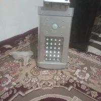 یک عدد پروژکتور پنل خورشیدی ۲۴Led