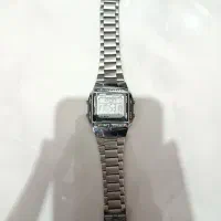 ساعتSKMEl ،باتری سالم،جنس بدنش فلزی