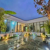 فروش-ویلا-نما-مدرن-غرق-نور-تنهاویلا-مانده-در-شهرک