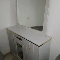 میزتلوزیون و آینه کنسول سالم تخفیف هم داره